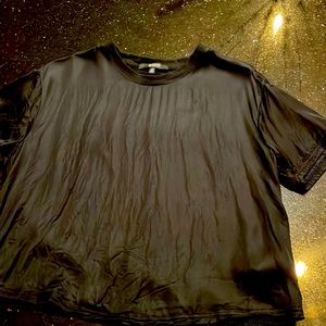 Hudson brand black shirt sleeve t shirt, satin in front